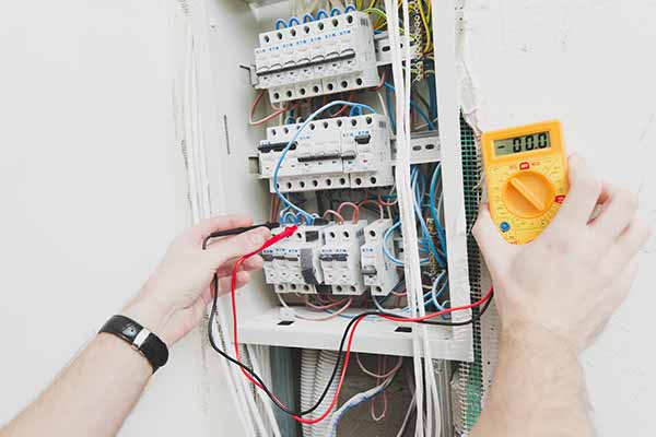 MEGAFASE eletricista quadros de distribuição